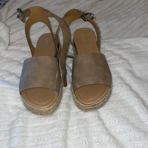 Tan platforms from Soda